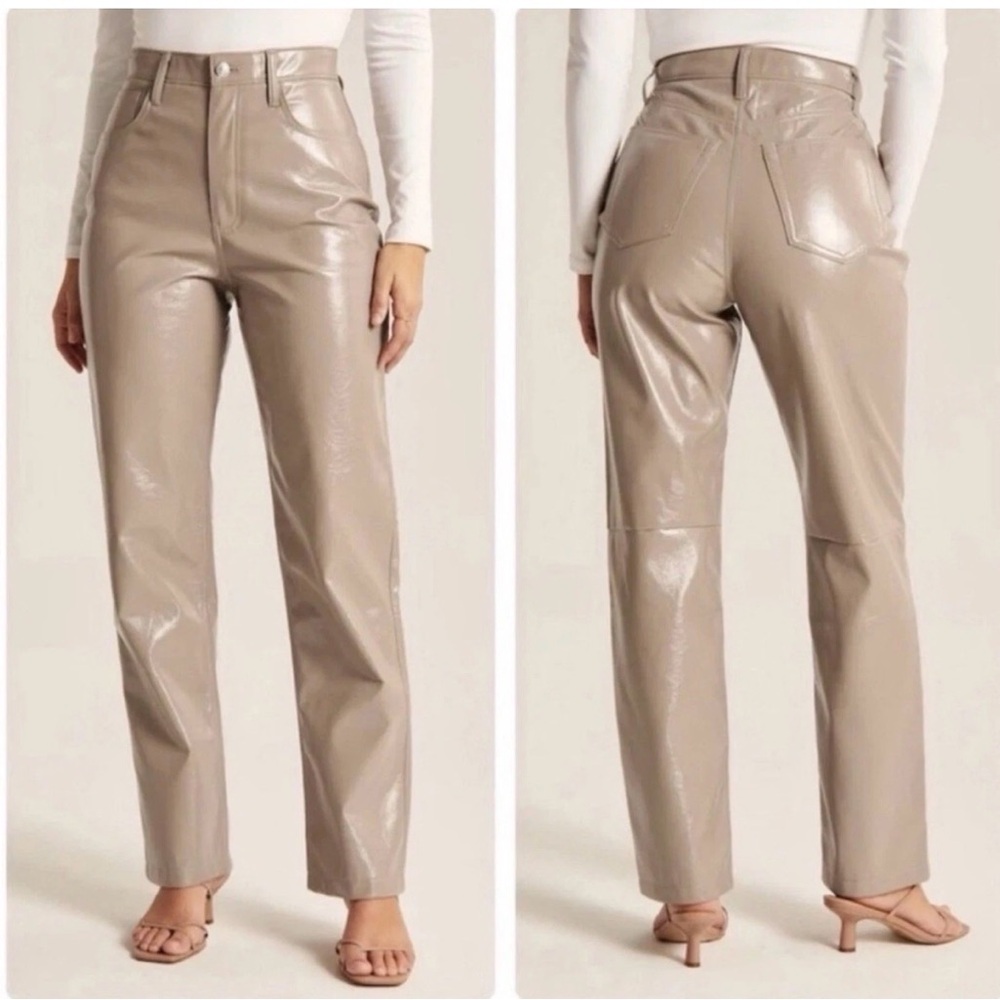 NWT Abercrombie & Fitch 90’s Straight Ultra High Rise Pants - 27/4